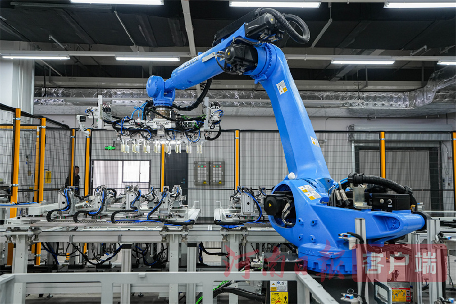 富士康在航空港打造全球首個(gè)“儲(chǔ)能燈塔工廠”，儲(chǔ)能項(xiàng)目邁向量產(chǎn)新階段